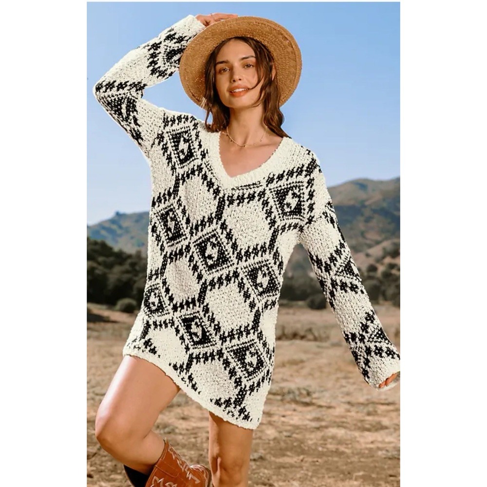 NWT Cupshe Women Sz L‎ Chenille Knit V Neck Long Sleeve Geo Print Sweater Resort